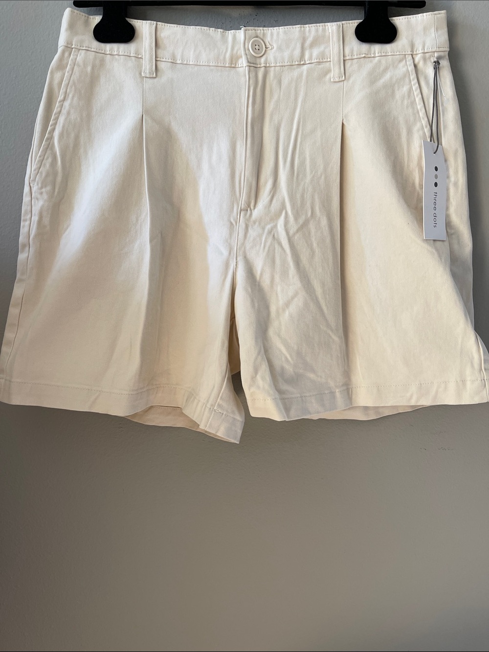 Three Dots Cream Cotton High-Rise Pleated Shorts New
